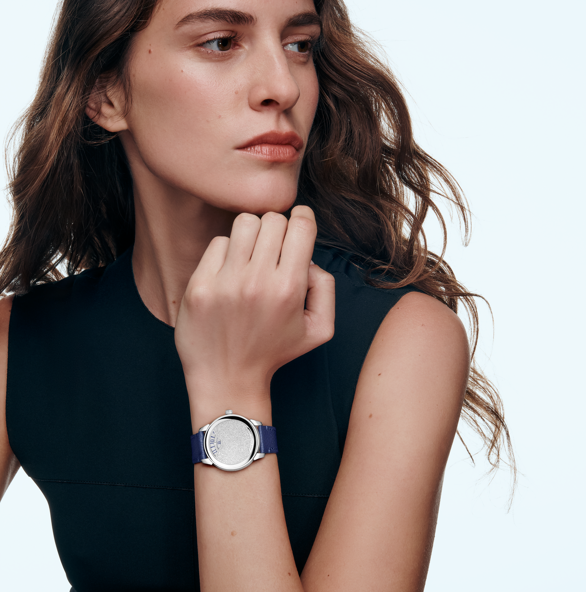 Tambour Convergence, Automatic, 37mm, Platinum and diamonds  in Watches's All Watches } collections by Louis Vuitton (Product zoom)